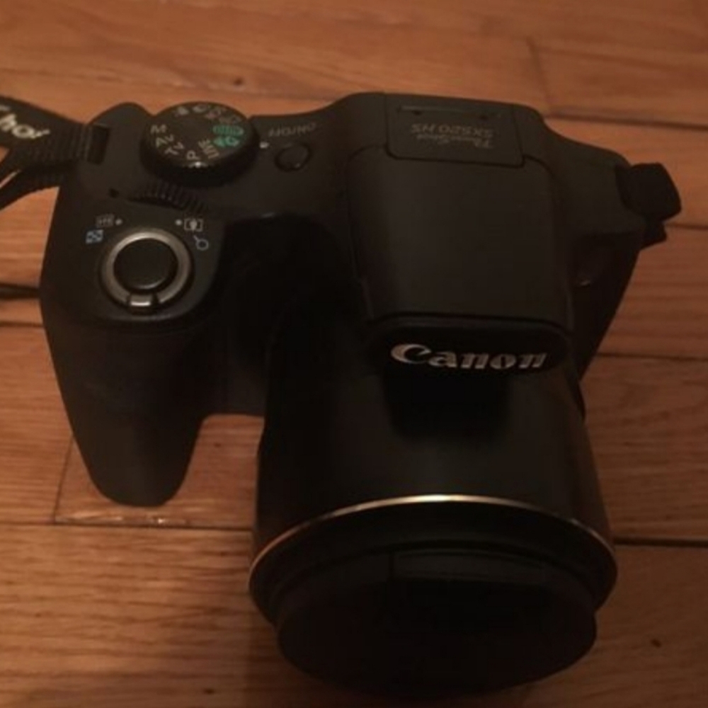 Canon - Picture 2 of 3